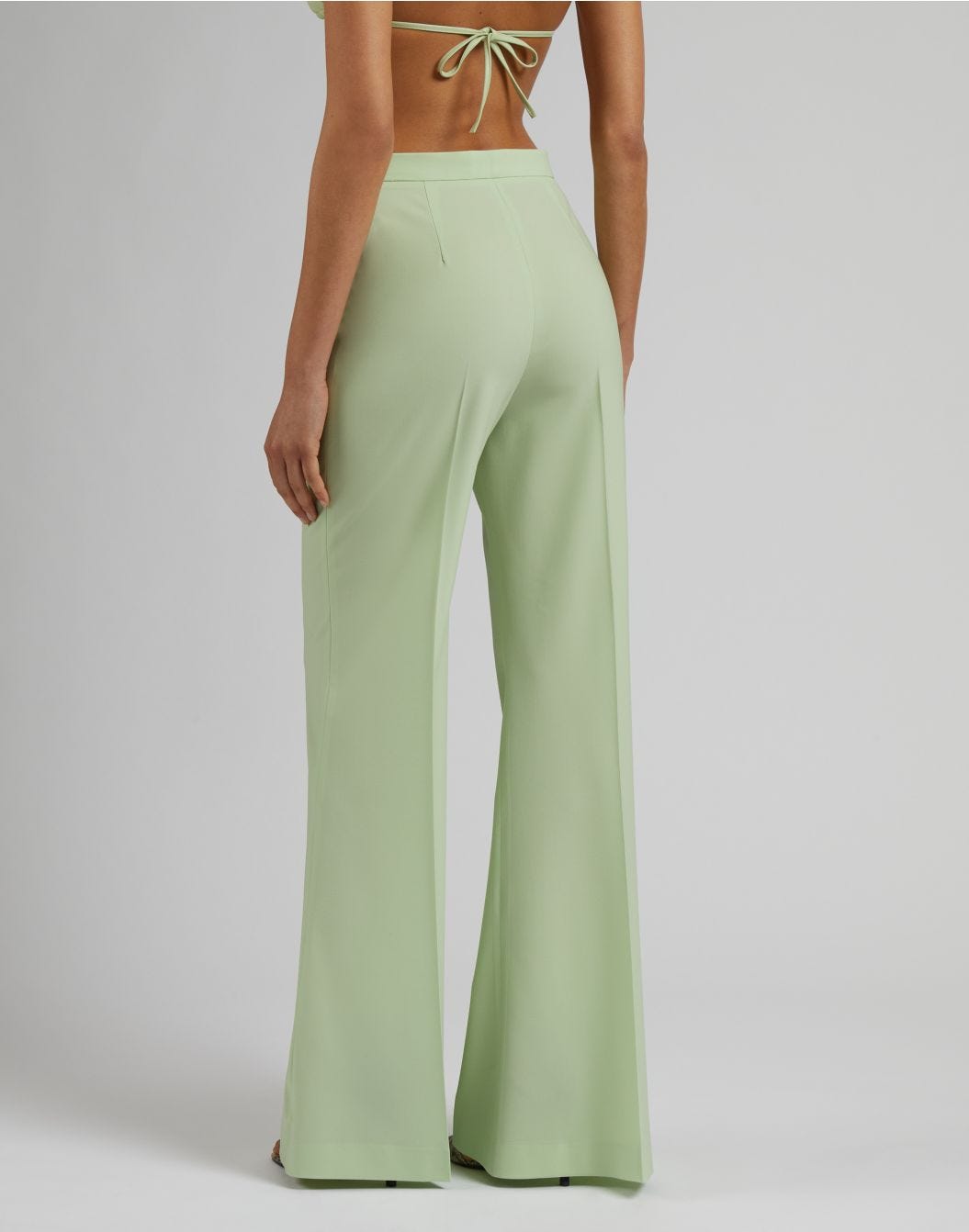 Lardini Pantalone verde a vita alta con fondo a zampa In vendita