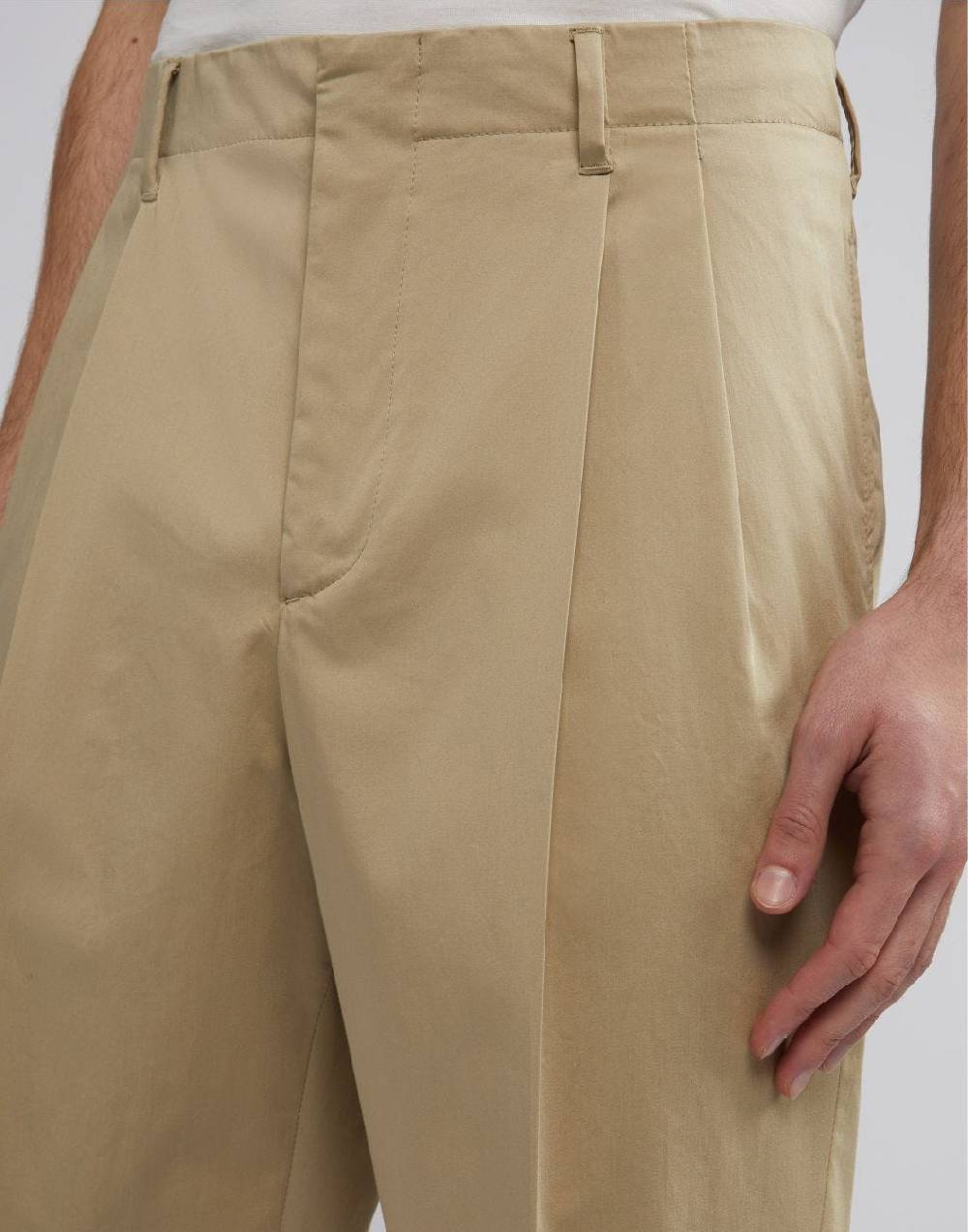 Lardini Pantalone beige in satin stretch di cotone Offerte