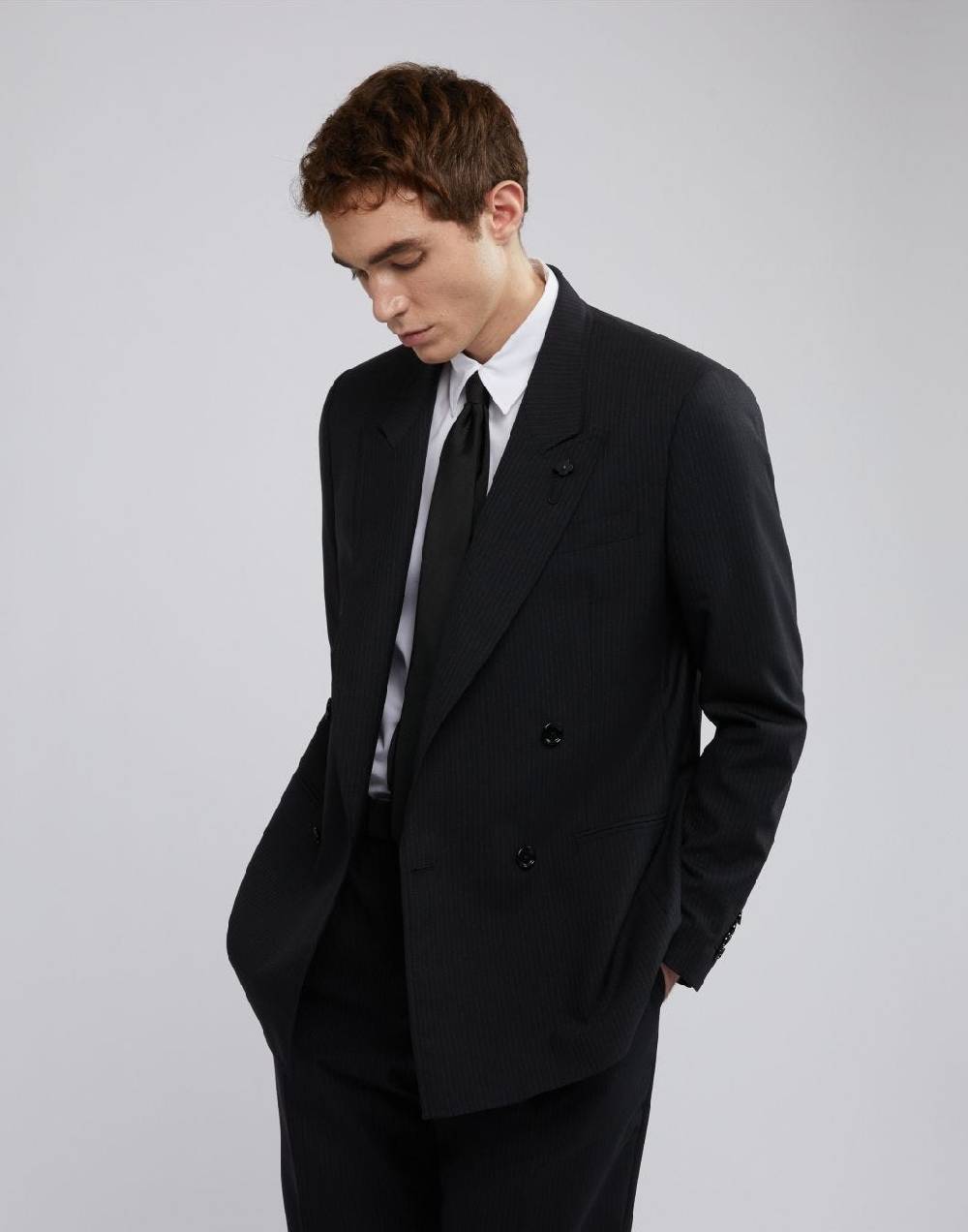 Lardini Giacca doppiopetto attitude nera con gessatura a contrasto Vendita Calda