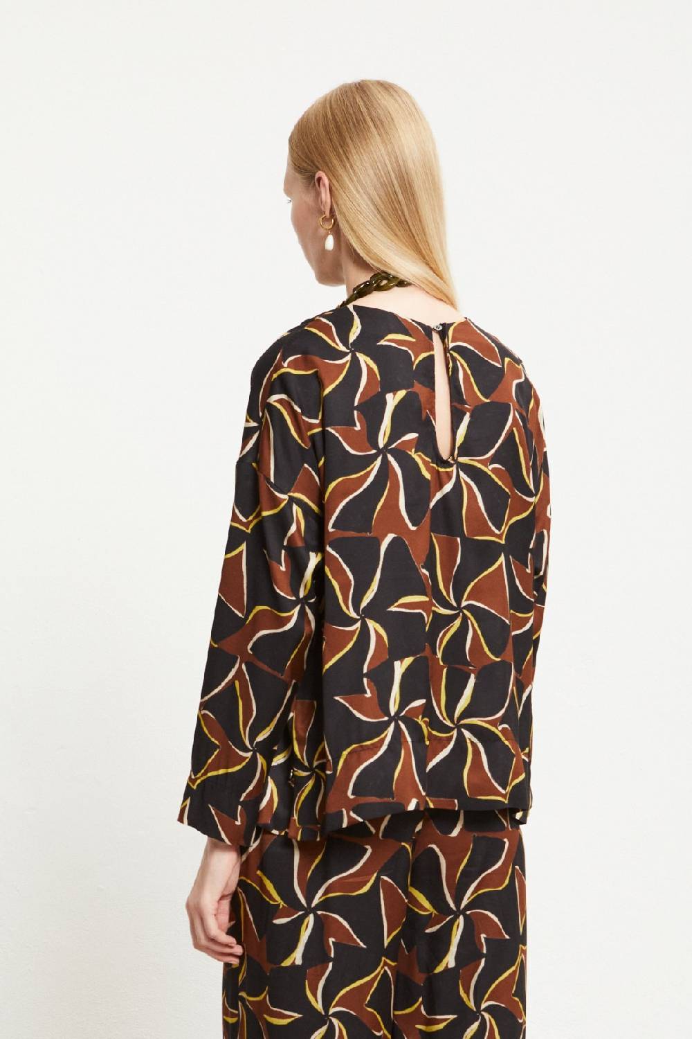 ottod'Ame Viscose blouse with long sleeves Promozione