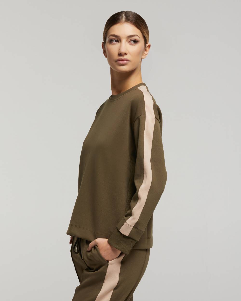 Pompea Set Completo Tuta donna Freetime (Verde militare) Convenienza