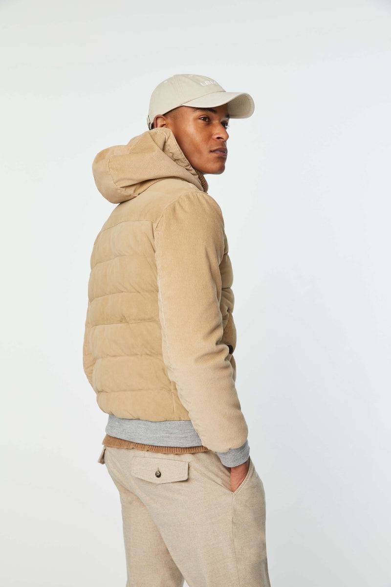 Lubiam Giubbino imbottito in suede con cappuccio nocciola Giubbino imbottito in suede con cappuccio nocciola Vendita