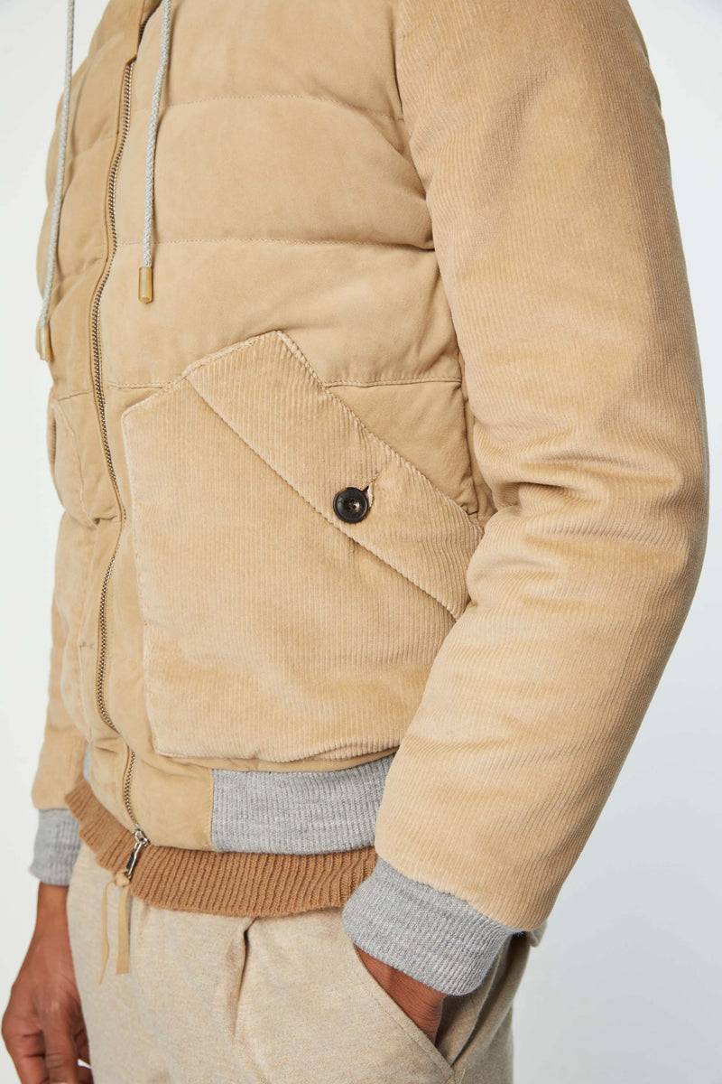 Lubiam Giubbino imbottito in suede con cappuccio nocciola Giubbino imbottito in suede con cappuccio nocciola Vendita