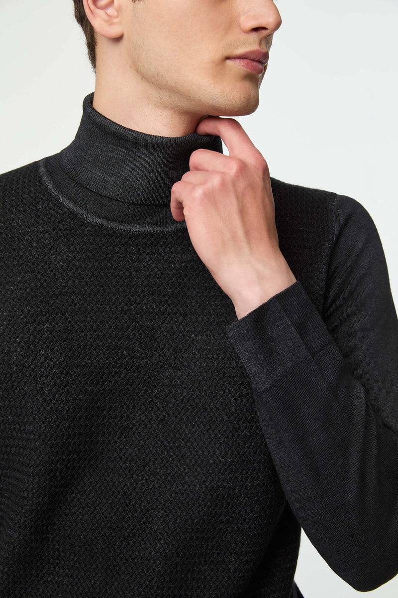Lubiam Maglia dolcevita tinto capo nero Maglia dolcevita tinto capo nero Nuova