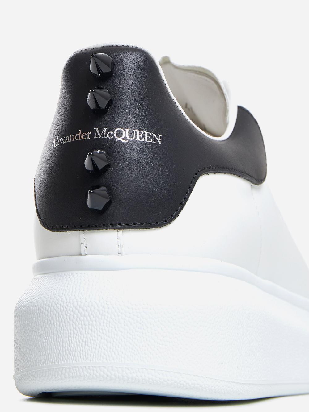 ALEXANDER MCQUEEN Sneakers Oversize in pelle con borchie Prezzo Ridotto