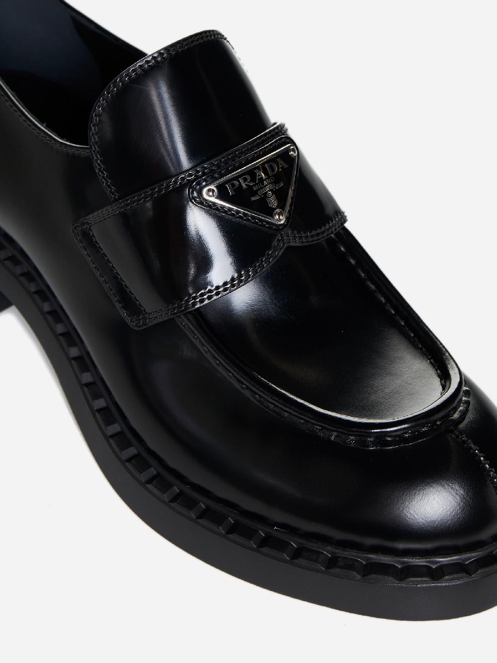 PRADA Mocassini in pelle con placca-logo Only for today