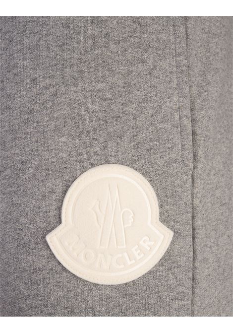 MONCLER Joggers Grigi Con Patch Logo a Contrasto - MONCLER Fino Al -60%