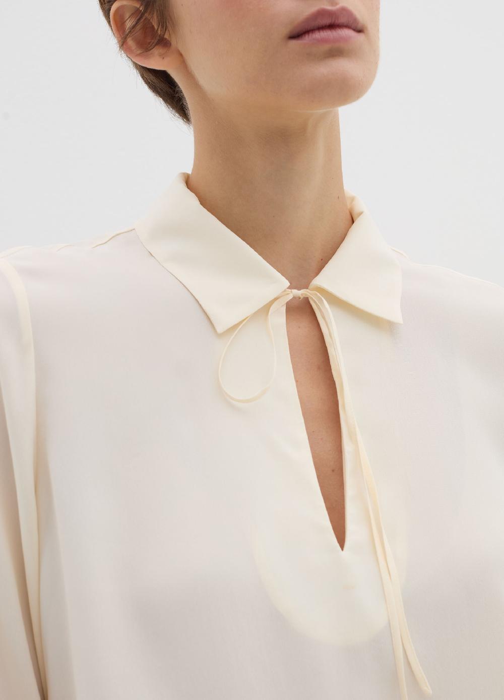 Stefanel Blusa in crêpe de chine con scollo a polo Offerta