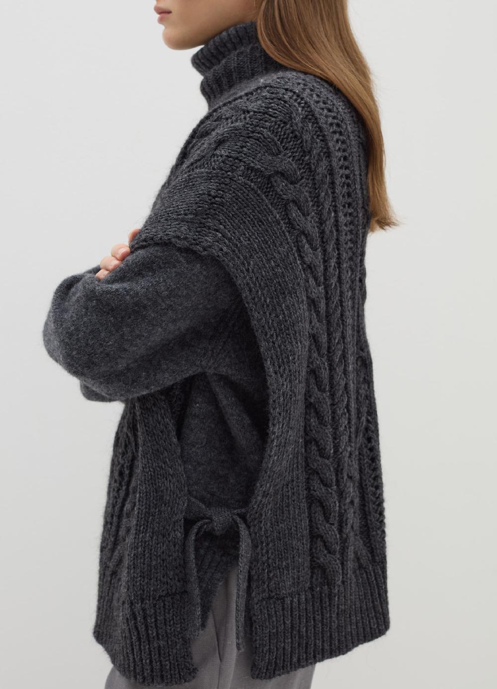 Stefanel Gilet chiuso a trecce con collo alto Offerta