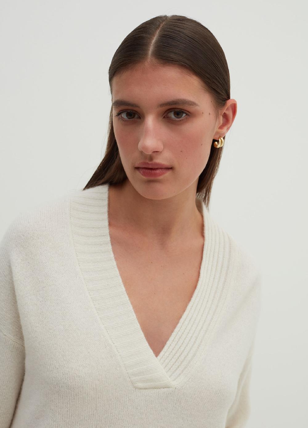 Stefanel Pullover in cashmere con scollo a V In Saldo