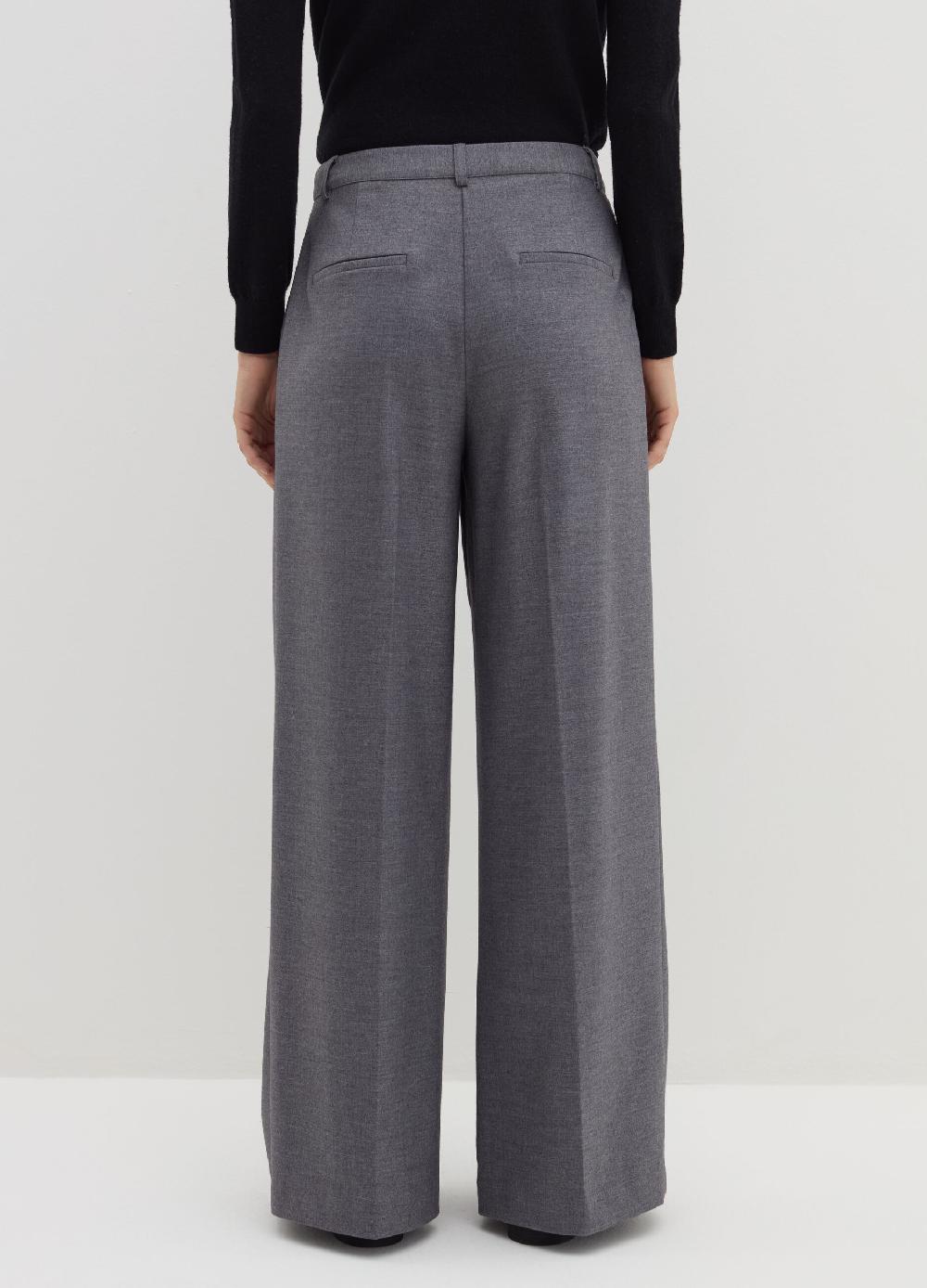 Stefanel Pantalone loose fit con pinces Pezzi Unici