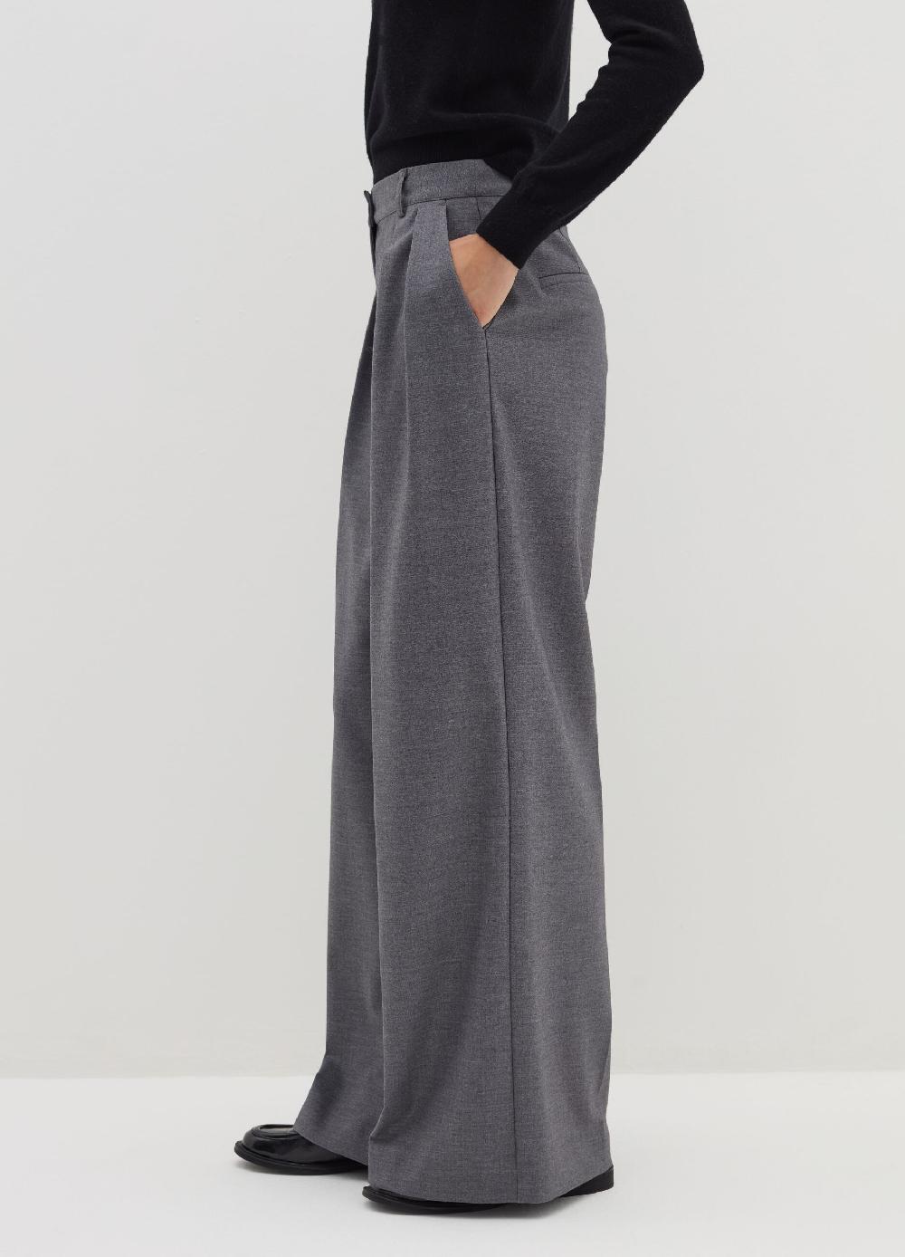 Stefanel Pantalone loose fit con pinces Pezzi Unici
