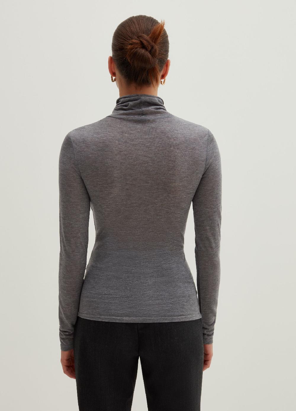 Stefanel T-shirt a maniche lunghe con collo alto Offerta natalizia
