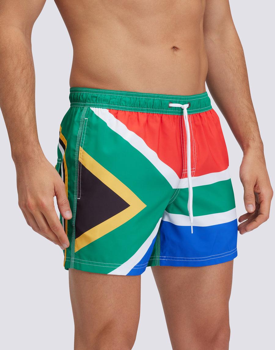 Sundek COSTUME DA BAGNO CORTO VITA ELASTICATA POLIESTERE RICICLATO REPREVE® BANDIERA SUDAFRICA M504BDRT3FG107FG Ultimi due giorni