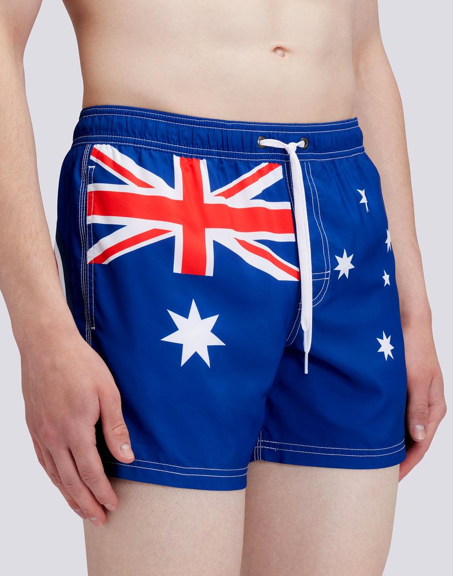 Sundek COSTUME DA BAGNO CORTO VITA ELASTICATA POLIESTERE RICICLATO REPREVE® BANDIERA AUSTRALIA M504BDRT3FG629FG Prezzo Ridotto